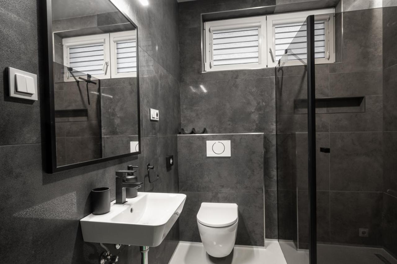 Oza Apartmany Острава Екстериор снимка