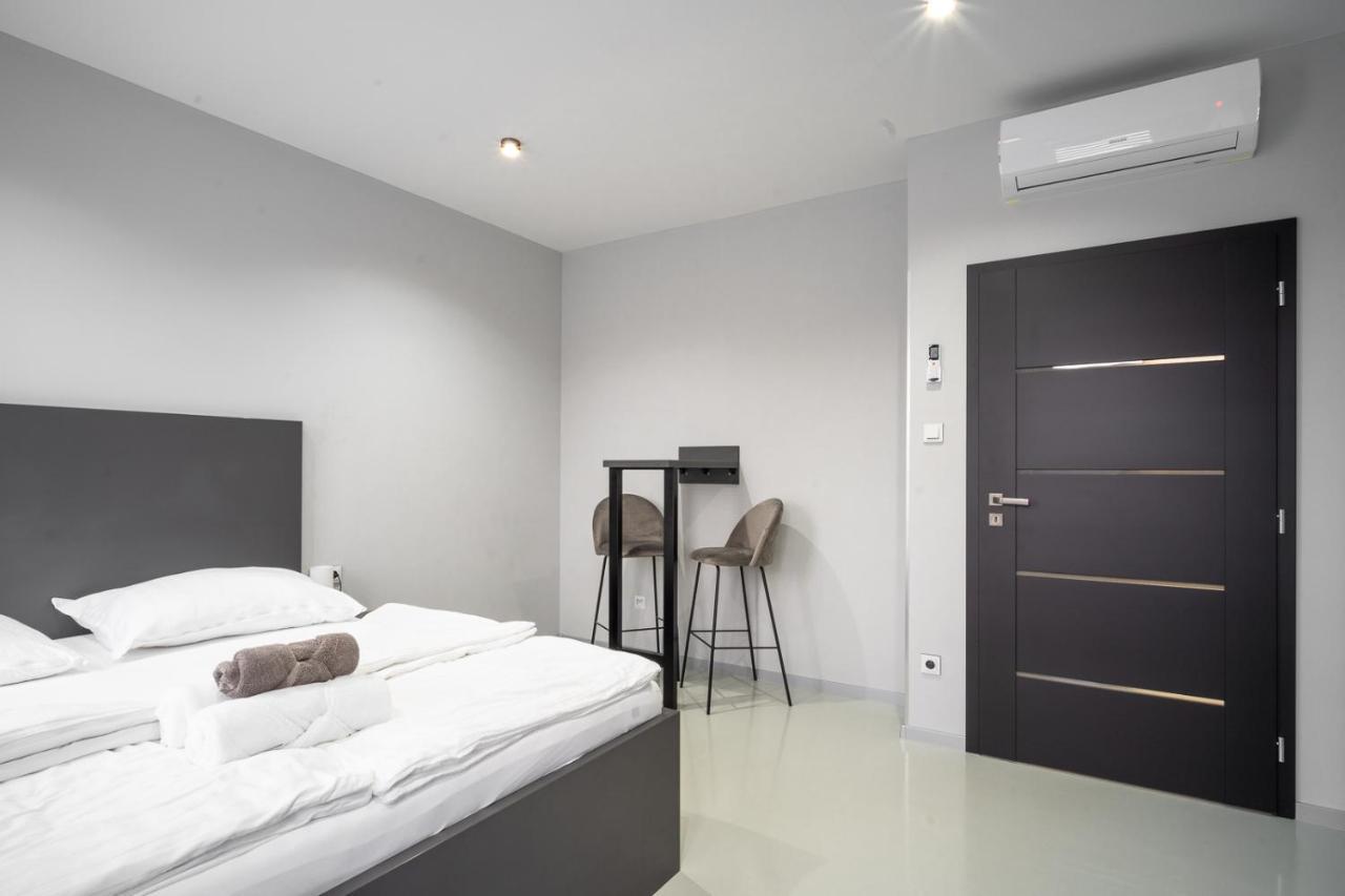 Oza Apartmany Острава Екстериор снимка